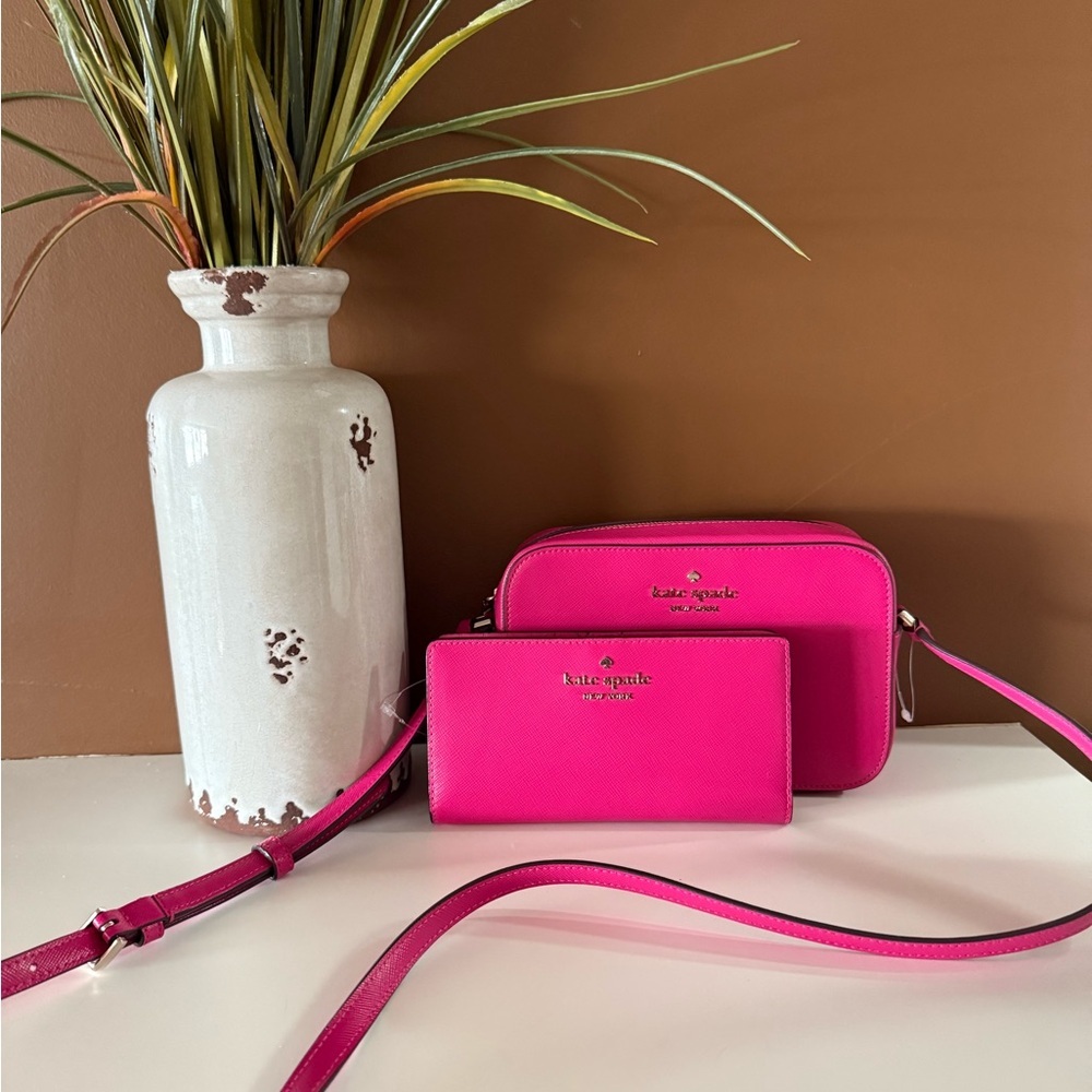 Kate Spade Pink Leather Camera Crossbody bag & Matching Wallet-Elegant